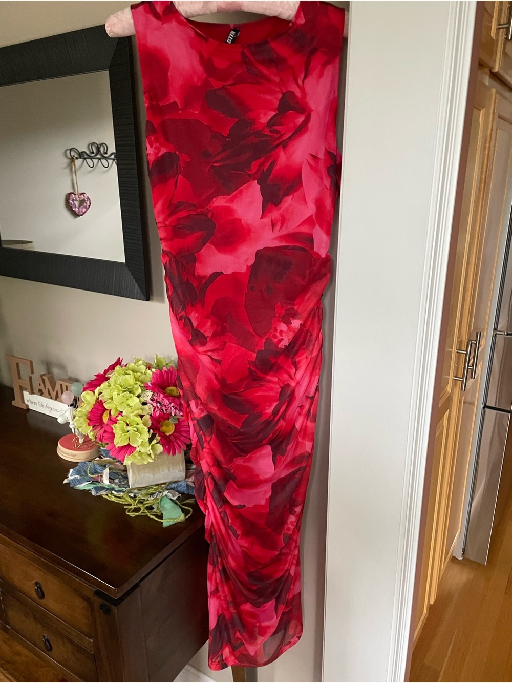 Red Floral Print Midi Dress - Sleek Sleeveless Silhouette